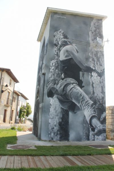 Mural exterior en Etxauri escaladora