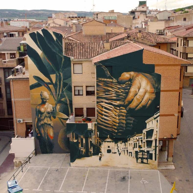 Mural exterior Peralta